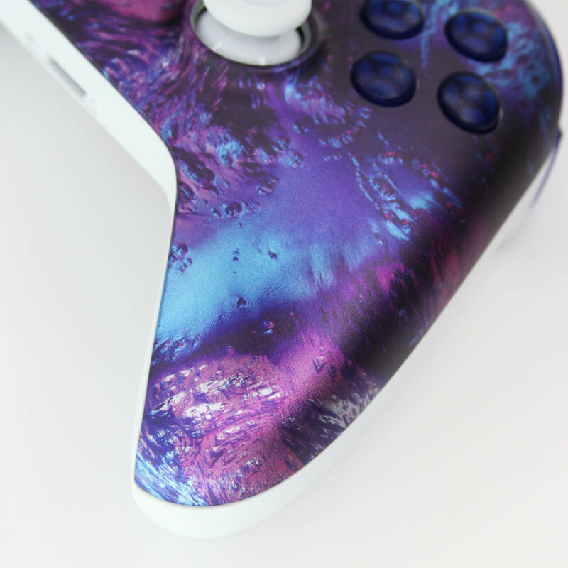 Front right angle of Tidal Wireless Xbox Controller made by Killscreen